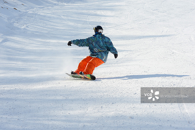 东方人滑雪图片素材