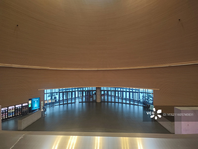 上海保利大剧院室内装修豪华木质灯光安藤忠雄设计图片素材