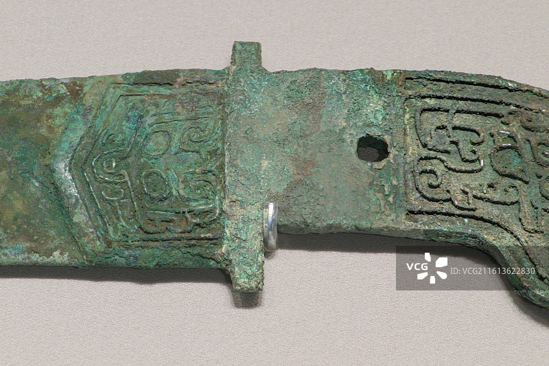 兽面纹铜戈_商_苏州博物馆_铸河山_中国青铜时代的兵器展图片素材