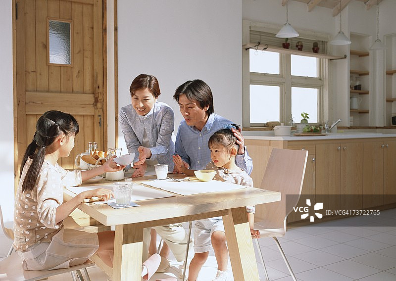 家庭午餐时间图片素材