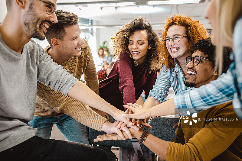 大学生团结一致！图片素材