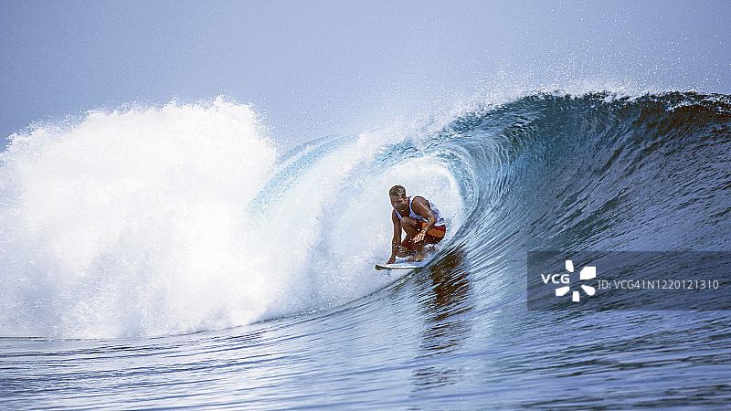 菲律宾北萨马省冲浪图片素材