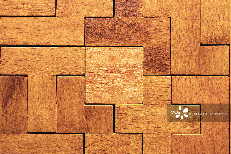 完成的木制拼图图片素材