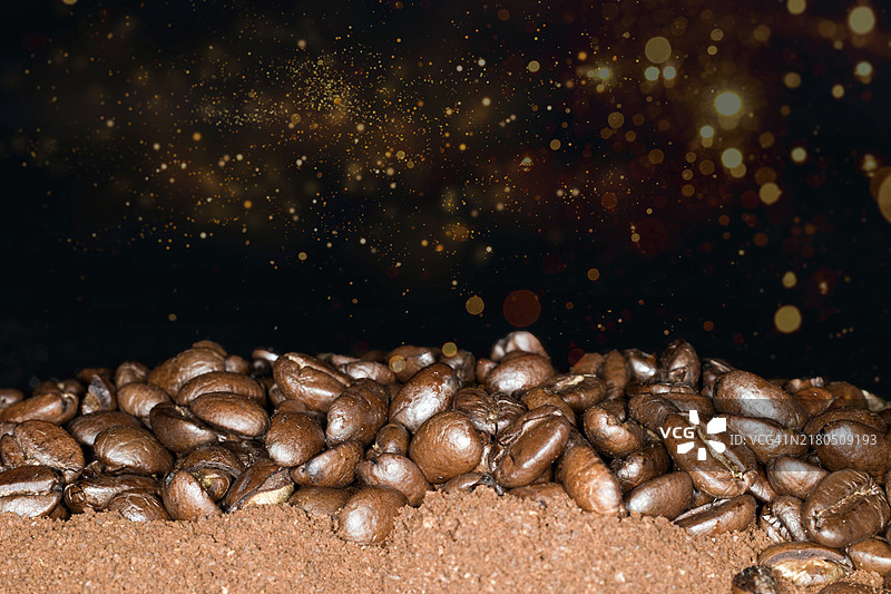 阿拉比卡咖啡豆和咖啡粉图片素材